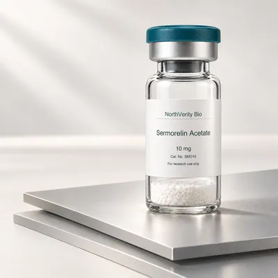 Sermorelin Acetate 10 mg × 10 Fläschchen · SMO10 · Katalogillustration, kein Foto der tatsächlichen Verpackung.